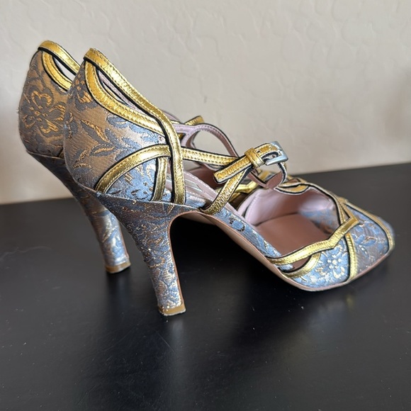 Vintage Prada 4 inch heels. Size 38 1/2. Matelasse + Silk Oro Antico. RARE!!!! - Picture 9 of 16